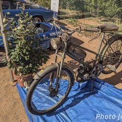 Voitures et motos anciennes à Plan de Cuques le 24 septembre 2024